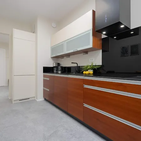 Air Conditioned With Parking And Desk For Remote Work In By Renters *