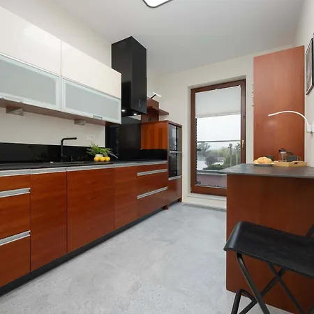 Apartment Air Conditioned With Parking And Desk For Remote Work In By Renters *